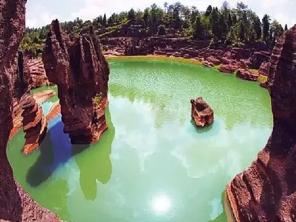 湘西芙蓉鎮(zhèn)、紅石林（坐龍峽、酉水畫廊）高品質汽車2日游