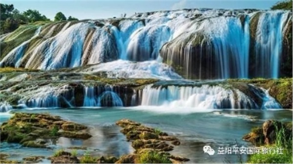 貴州黃果樹大瀑布、梵凈山、西江千戶苗寨、荔波大小七孔、鎮(zhèn)遠(yuǎn)古城遵義會議會址、息烽集中營汽車七日游