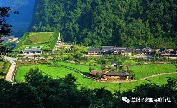 　張家界大峽谷、玻璃橋、黃龍洞品質(zhì)純玩兩日游c2