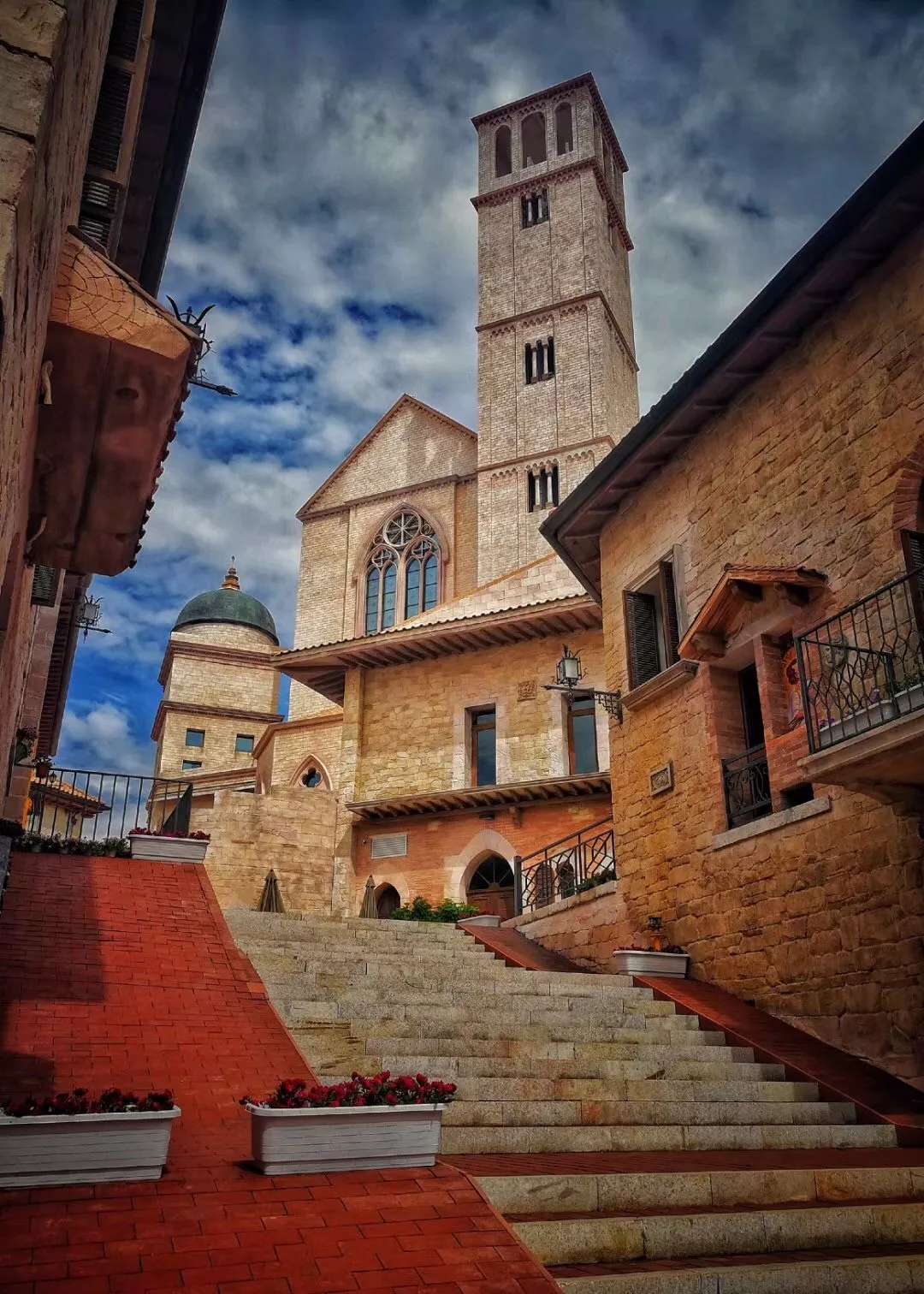 長(zhǎng)沙?華誼兄弟電影小鎮(zhèn)、李自健美術(shù)館一日游